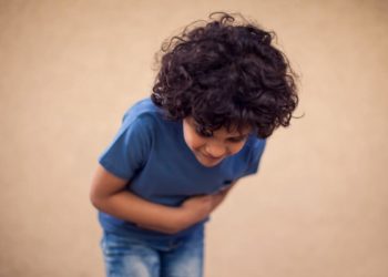 Bambini e mal di pancia, sintomi, cause, rimedi