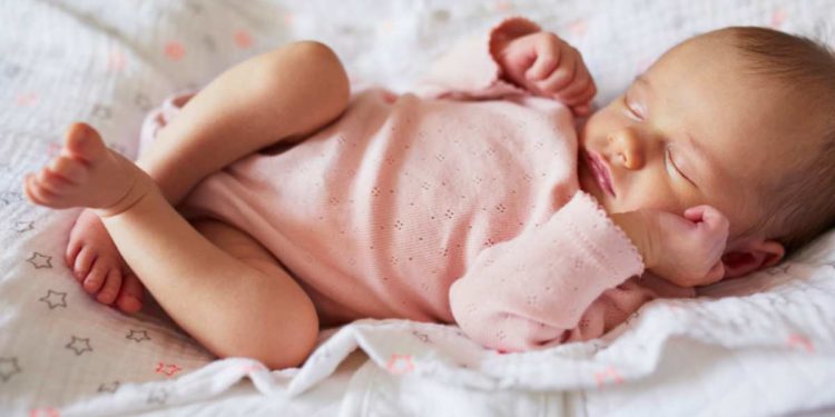 Quali sono le fasi del sonno di un neonato