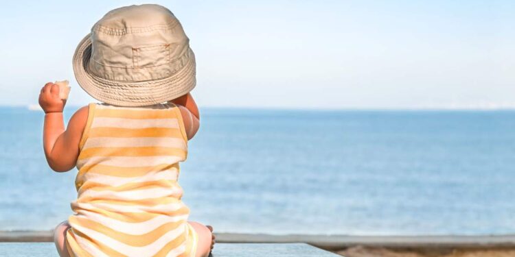 Come mettere in sicurezza il tuo bambino in spiaggia?