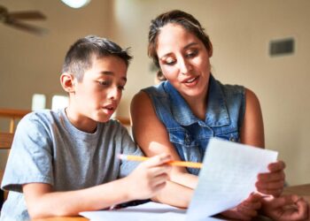 Perché è importante per i bambini fare i compiti in estate?