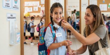 Ritorno a scuola in salute: la guida pratica per proteggere il tuo bambino e vivere la campanella senza stress